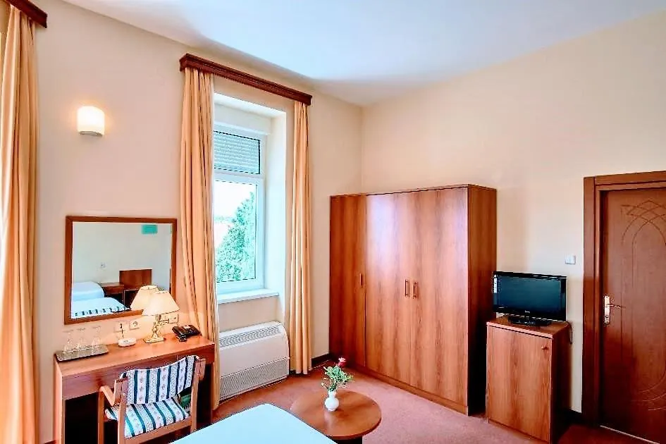 Hotel Vila Ruzica- Glavna Zgrada I Depandanse Crikvenica